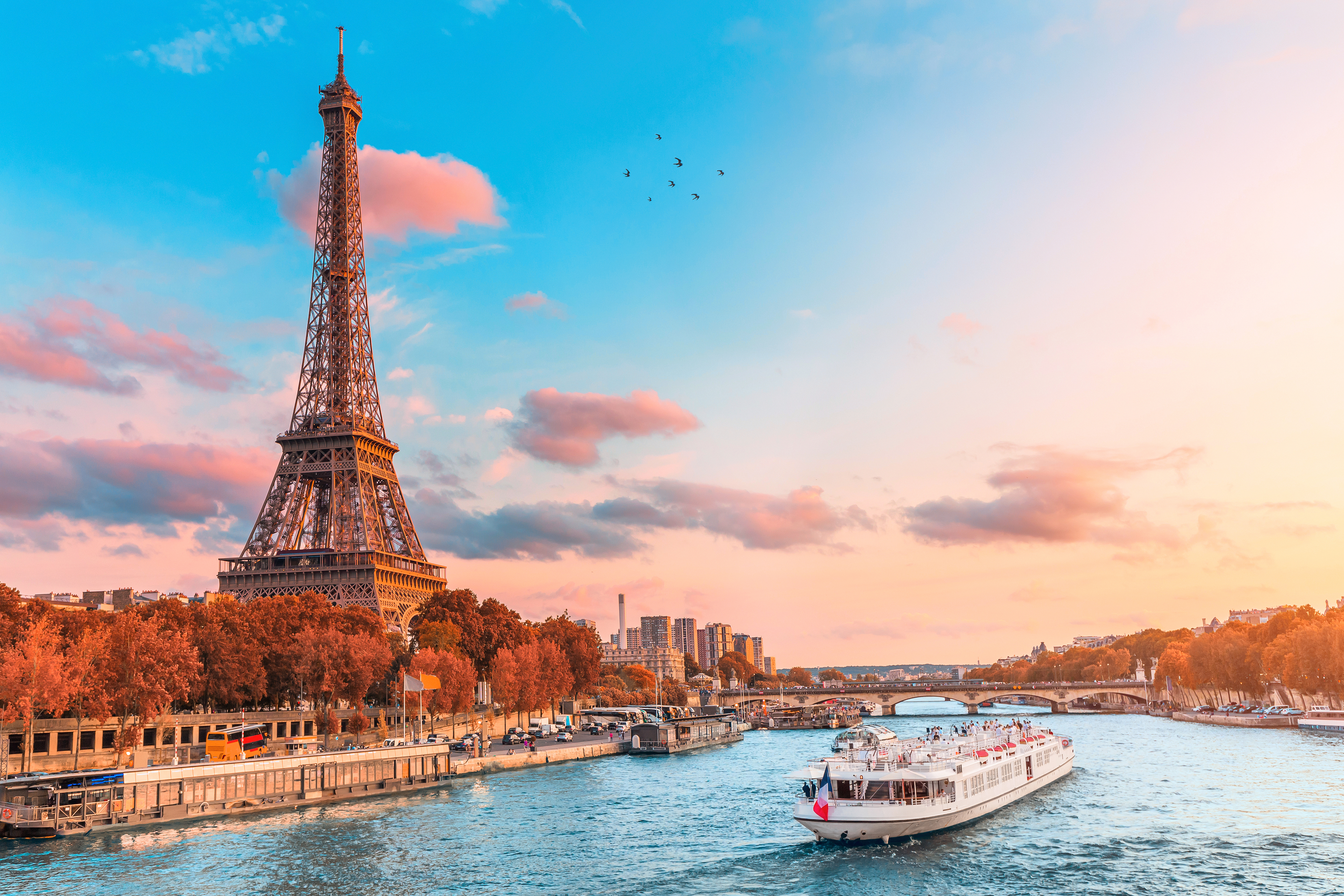  Эйфелева башня как символ оформления ВНЖ Франции через стартап-визу
